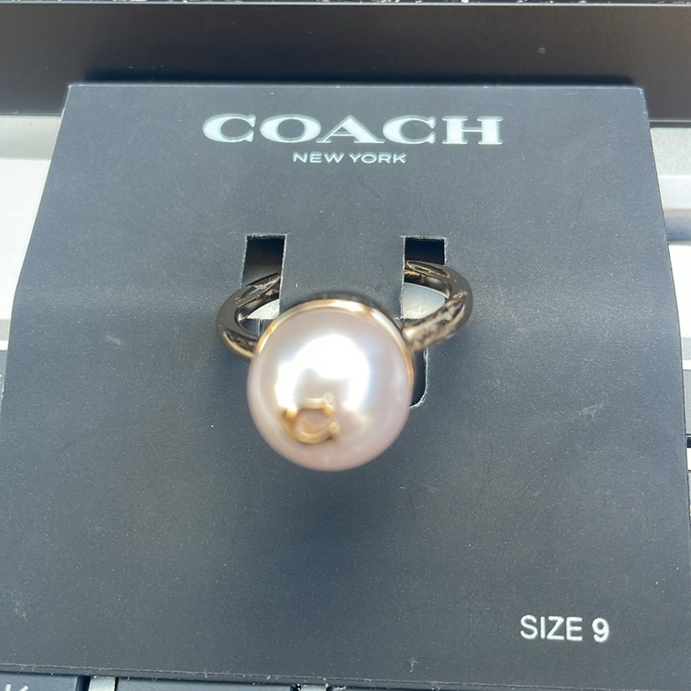 Coach ring - Picture 2 of 3